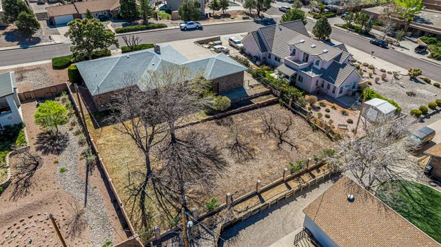 207 Wells Drive NE, Albuquerque, NM 87123