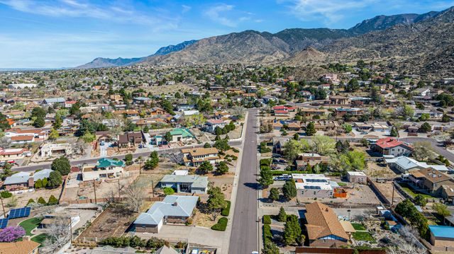 207 Wells Drive NE, Albuquerque, NM 87123