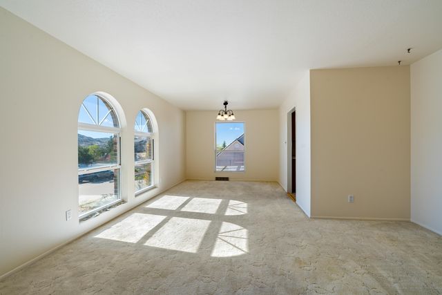 207 Wells Drive NE, Albuquerque, NM 87123