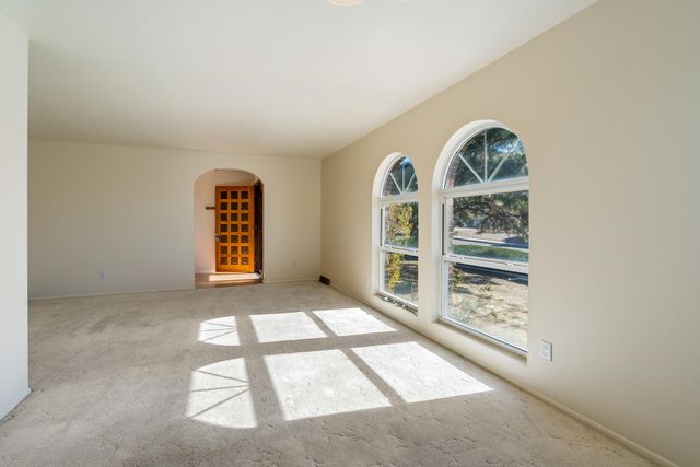 207 Wells Drive NE, Albuquerque, NM 87123