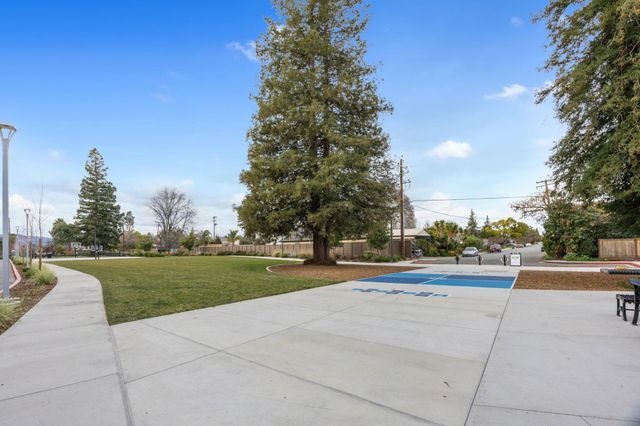 3281 Eagle Ct Dr 201, San Jose, CA 95117