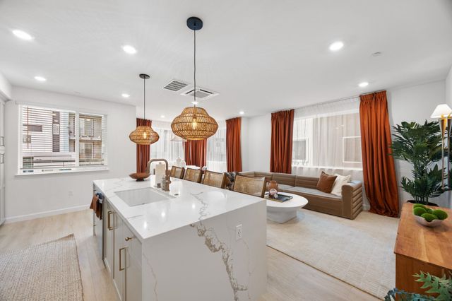 3281 Eagle Ct Dr 201, San Jose, CA 95117