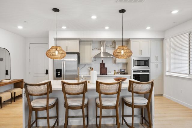 3281 Eagle Ct Dr 201, San Jose, CA 95117