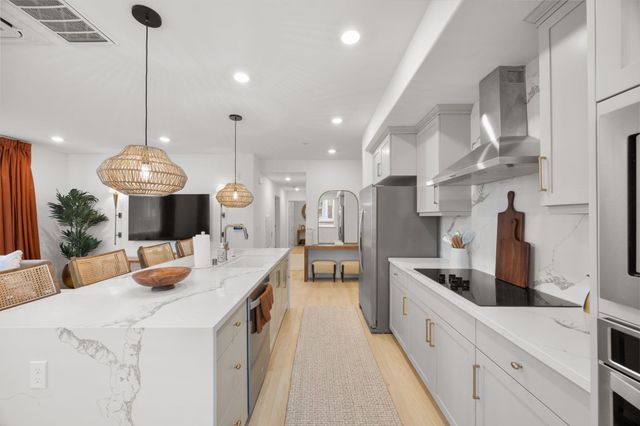 3281 Eagle Ct Dr 201, San Jose, CA 95117