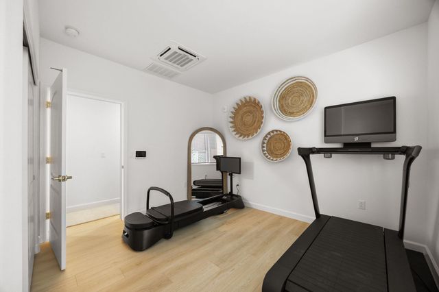 3281 Eagle Ct Dr 201, San Jose, CA 95117