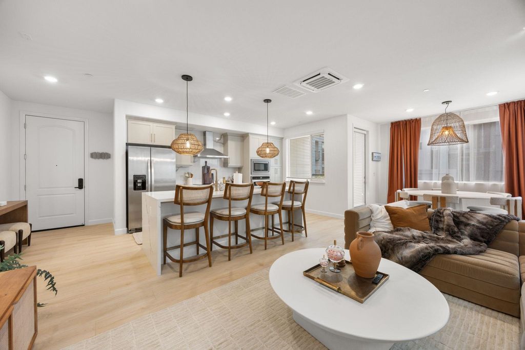 3281 Eagle Ct Dr 201, San Jose, CA 95117