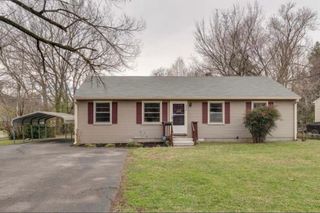 1930 Woodmont Dr, Columbia, TN 38401