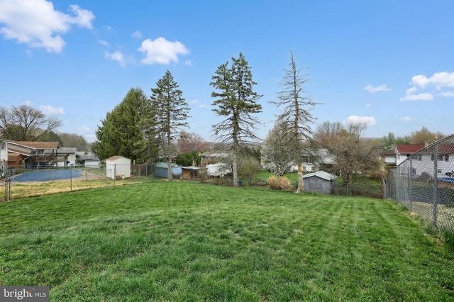 11 FAYE RD, Middletown, PA 17057