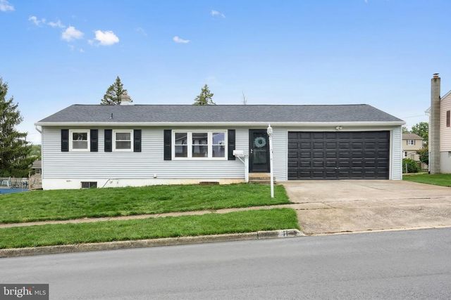 11 FAYE RD, Middletown, PA 17057