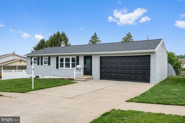 11 FAYE RD, Middletown, PA 17057