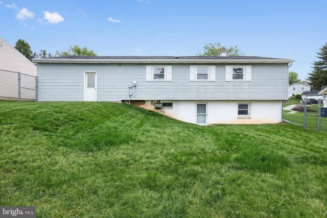 11 FAYE RD, Middletown, PA 17057