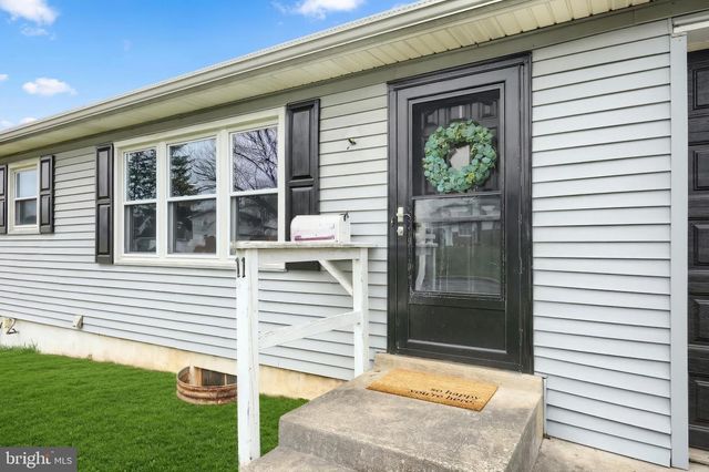 11 FAYE RD, Middletown, PA 17057