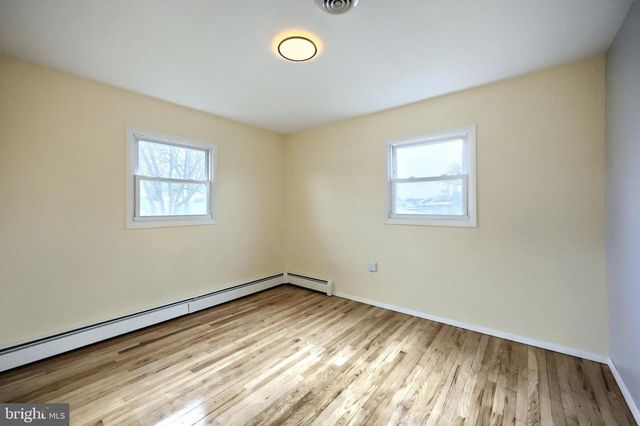 11 FAYE RD, Middletown, PA 17057