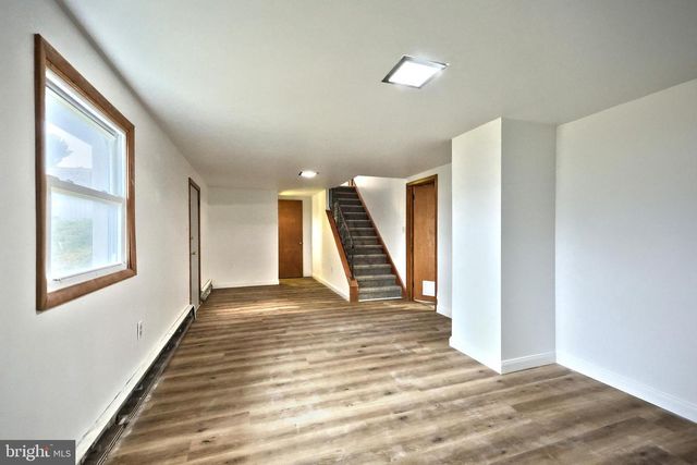 11 FAYE RD, Middletown, PA 17057