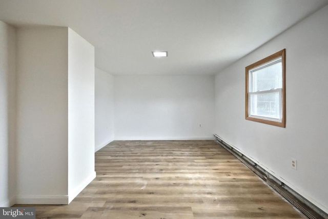 11 FAYE RD, Middletown, PA 17057