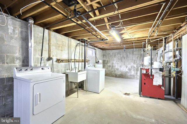 11 FAYE RD, Middletown, PA 17057