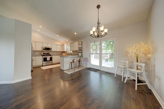 104 Southgate Drive, Newburgh, IN 47630