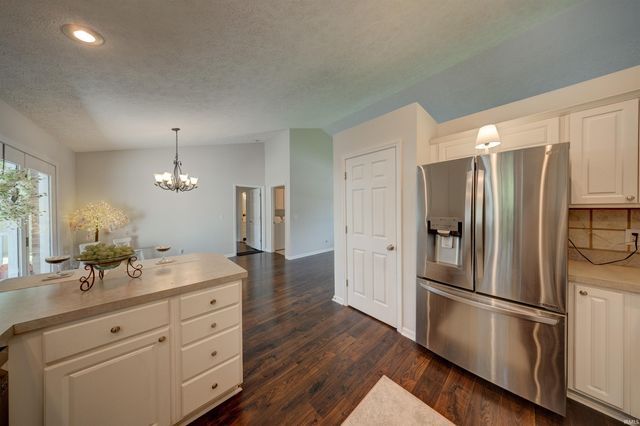 104 Southgate Drive, Newburgh, IN 47630