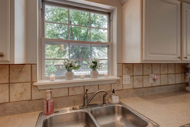 104 Southgate Drive, Newburgh, IN 47630
