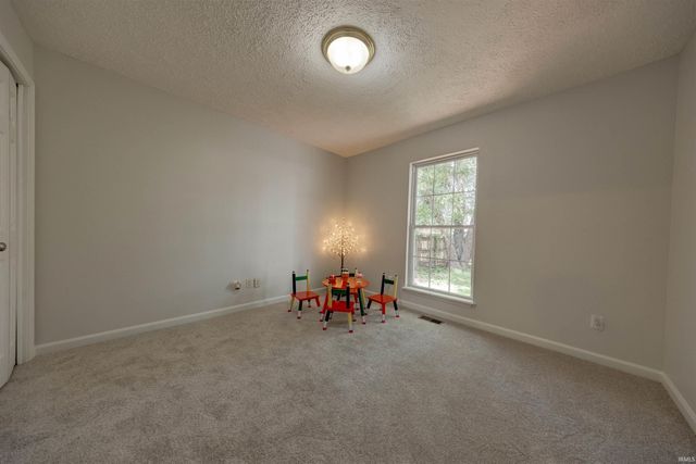 104 Southgate Drive, Newburgh, IN 47630