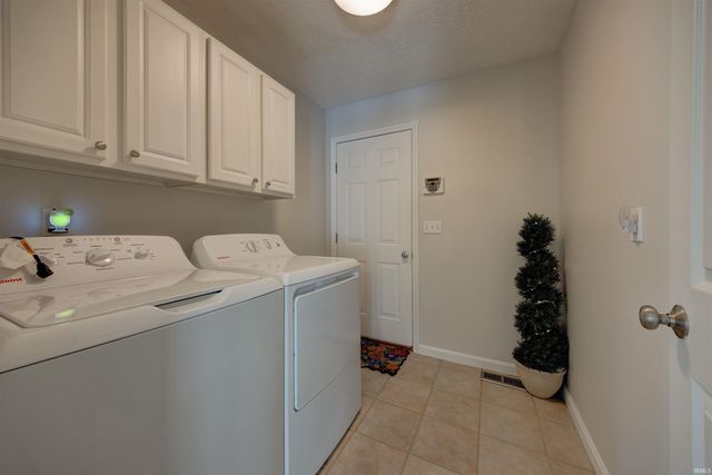 104 Southgate Drive, Newburgh, IN 47630
