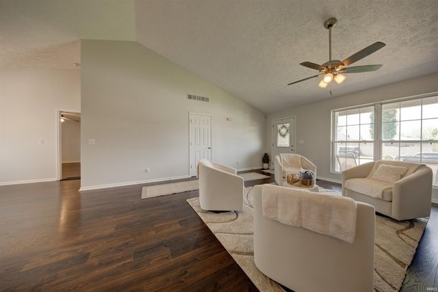 104 Southgate Drive, Newburgh, IN 47630