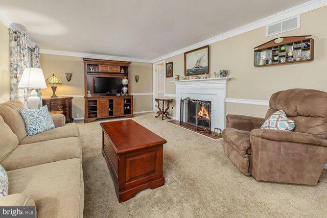 306 WESTWOOD DR, West Deptford, NJ 08096