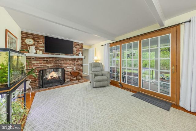 306 WESTWOOD DR, West Deptford, NJ 08096