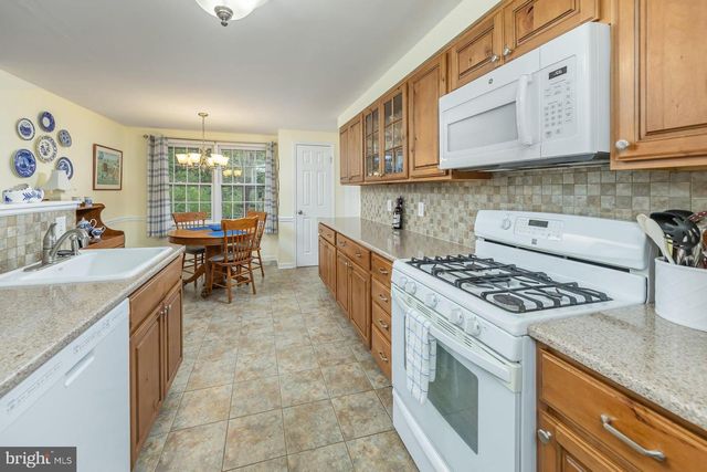 306 WESTWOOD DR, West Deptford, NJ 08096