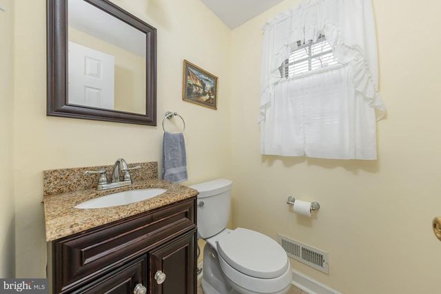 306 WESTWOOD DR, West Deptford, NJ 08096