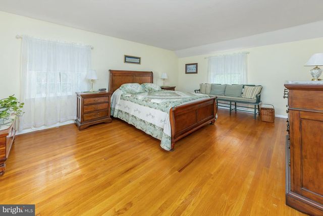 306 WESTWOOD DR, West Deptford, NJ 08096