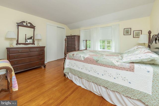 306 WESTWOOD DR, West Deptford, NJ 08096
