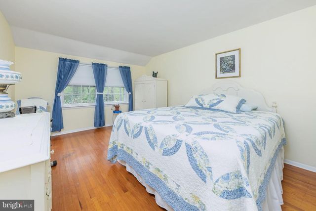 306 WESTWOOD DR, West Deptford, NJ 08096