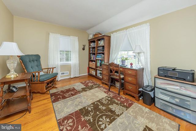 306 WESTWOOD DR, West Deptford, NJ 08096