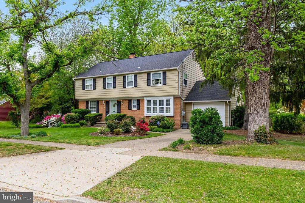 306 WESTWOOD DR, West Deptford, NJ 08096