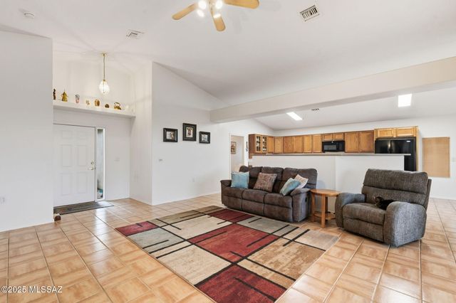 1171 W Placita Alvina, Green Valley, AZ 85614