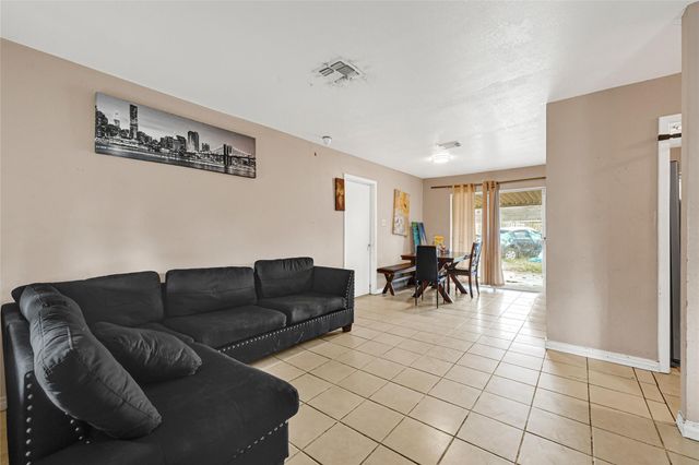 5118 Ridgewest Street, Houston, TX 77053