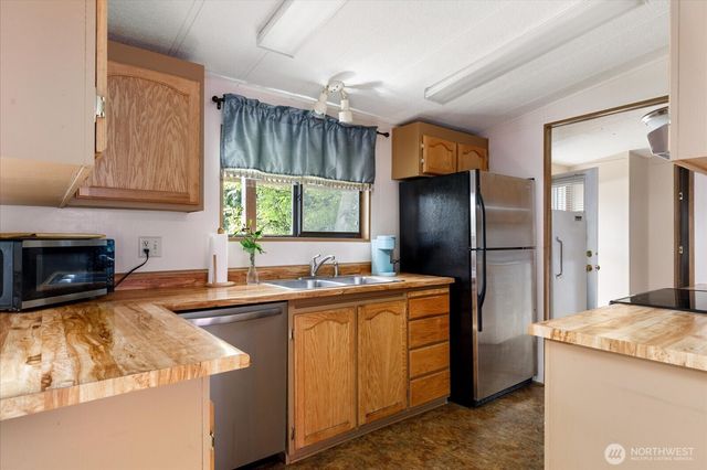 2172 Norman Drive, Oak Harbor, WA 98277