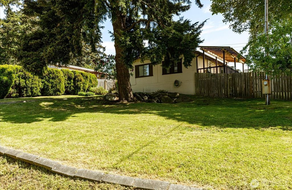 2172 Norman Drive, Oak Harbor, WA 98277