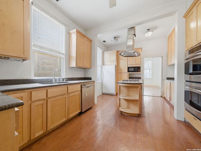 126 Kennedy Ave, San Antonio, TX 78209