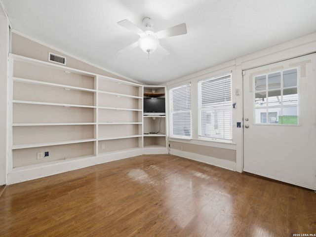 126 Kennedy Ave, San Antonio, TX 78209