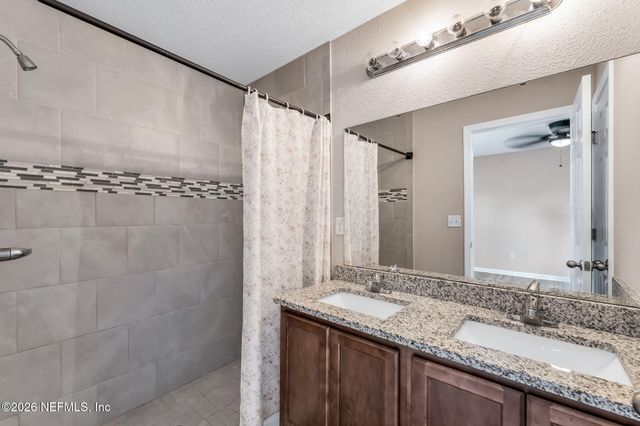 7828 HAMMOND Boulevard, Jacksonville, FL 32220