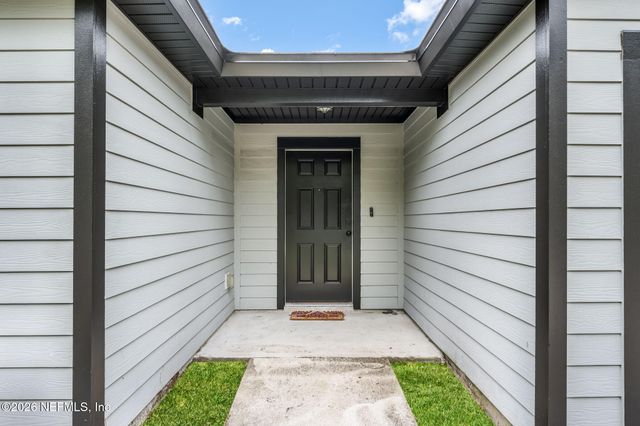 7828 HAMMOND Boulevard, Jacksonville, FL 32220