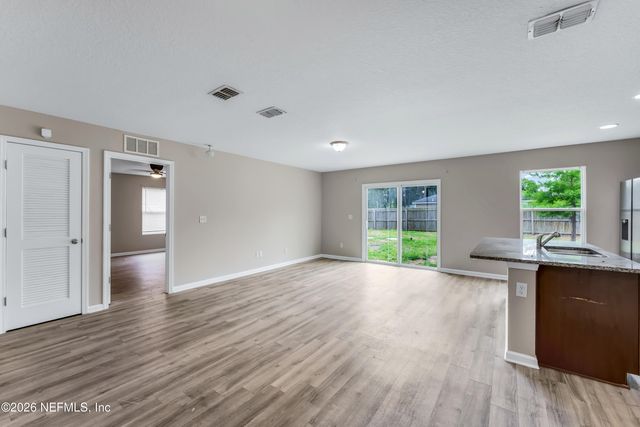 7828 HAMMOND Boulevard, Jacksonville, FL 32220
