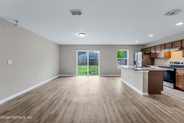 7828 HAMMOND Boulevard, Jacksonville, FL 32220