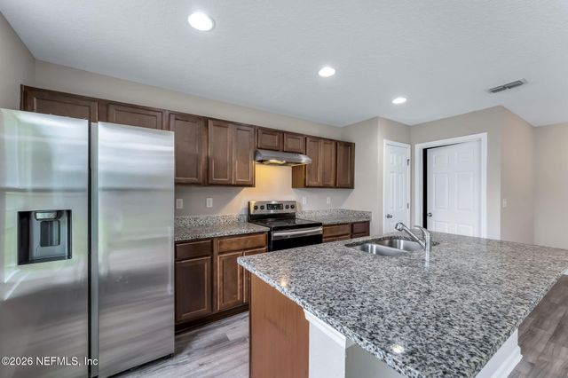 7828 HAMMOND Boulevard, Jacksonville, FL 32220
