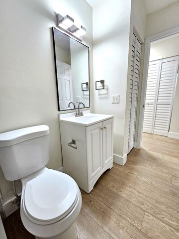 4780 Orleans Court B, West Palm Beach, FL 33415