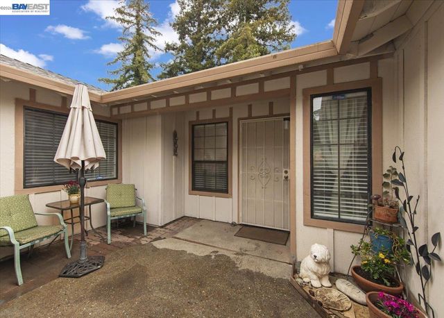 5894 Land View Dr, Stockton, CA 95219