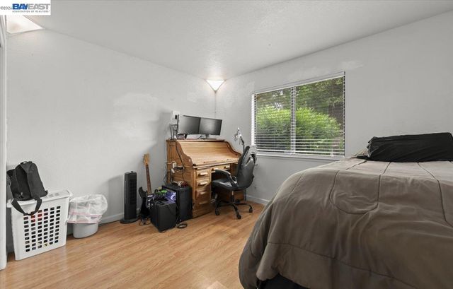 5894 Land View Dr, Stockton, CA 95219