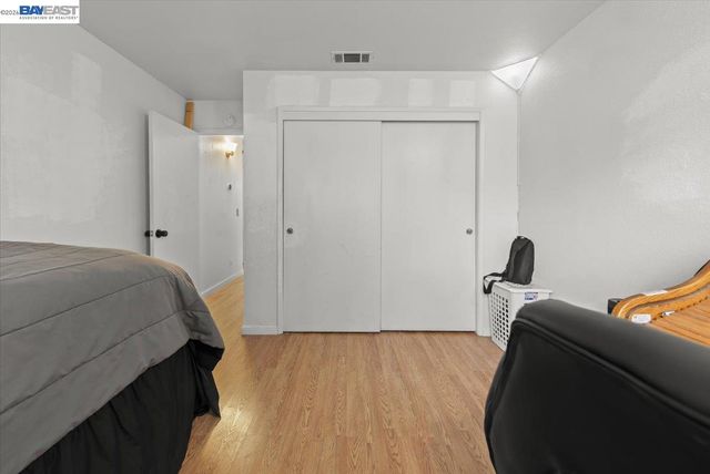 5894 Land View Dr, Stockton, CA 95219